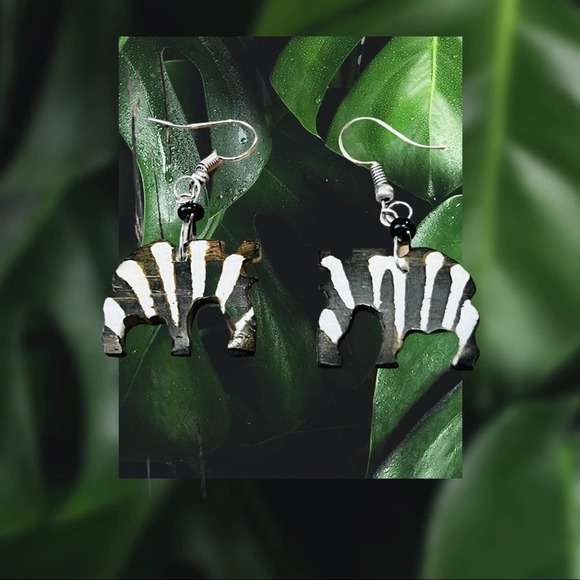 zebra earrings handmade in Kenya. - Picture 6 of 11